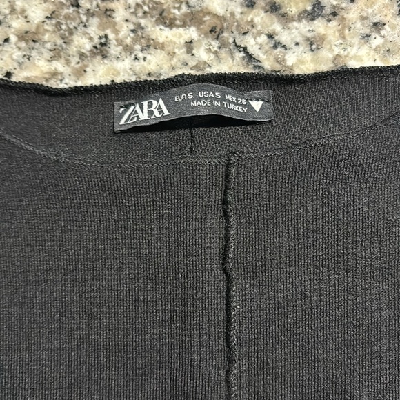 Zara Women’s Size S Black Cropped Long Sleeve Top - Casual, Trendy, Minimalist - Picture 4 of 4